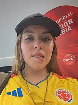 Alirawrz naked strip on webcam for live sex chat