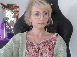CinderellaMoon nude on live sex chat