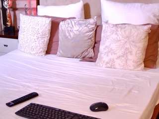 DaisyEmber nude on live sex chat