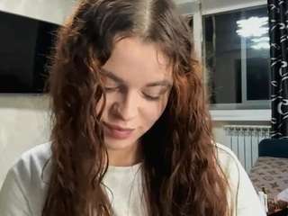 DelisaCalender nude on live sex chat