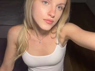 DenisseTinnin nude on live sex chat