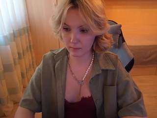 Evelyn nude on live sex chat