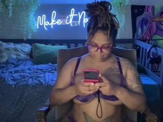 GoddessLondi nude on live sex chat