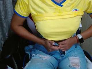 Gomezdanis01 nude on live sex chat