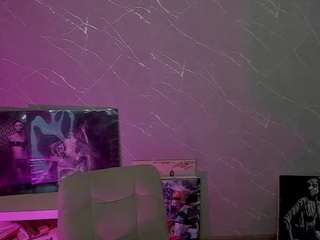 LilyWilliamss nude on live sex chat
