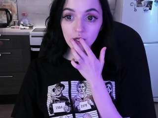 Lina nude on live sex chat