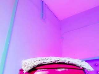 Miabigcock nude on live sex chat