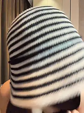 nide-laoshi naked strip on webcam for live sex chat