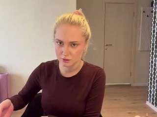 PenelopeMitchell nude on live sex chat