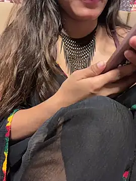 SecretDarkRoomXO naked strip on webcam for live sex chat