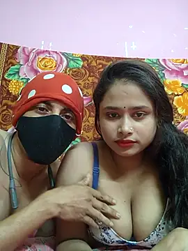 Seducing_couple naked strip on webcam for live sex chat