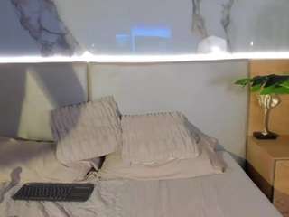 Sienna-Bellucci nude on live sex chat