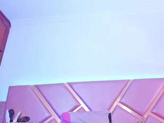 SophieSinclair nude on live sex chat