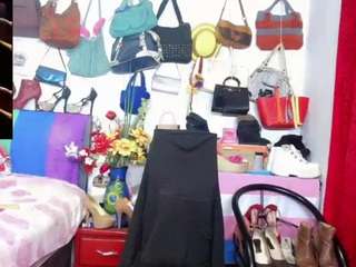 XimenaMoreira nude on live sex chat